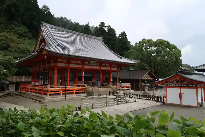 勝尾寺の本殿・本堂