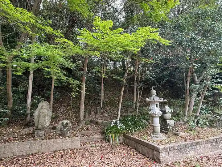 白毫寺の{uncategorized: "未分類", other: "その他", undefined: "問題あり", building: "その他建物", grave: "お墓", sacred_gate: "鳥居", guardian: "狛犬", statue: "像", buddha: "仏像", history: "歴史", nature: "自然", garden: "庭園", animal: "動物", pagoda: "塔", temizu: "手水舎", mountain_gate: "山門・神門", sanctuary: "本殿・本堂", subordinate: "末社・摂社", art: "芸術", scenery: "景色", jizo: "地蔵", ema: "絵馬", goshuin: "御朱印", omikuji: "おみくじ", items: "授与品その他", amulet: "お守り", goshuincho: "御朱印帳", eats: "食事", festival: "お祭り", votive_dance: "神楽", shichigosan: "七五三参", wedding: "結婚式", experience: "体験その他", initially: "初詣", around: "周辺", anti_infection: "感染症対策"}