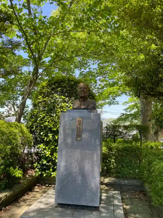 八幡神社の{uncategorized: "未分類", other: "その他", undefined: "問題あり", building: "その他建物", grave: "お墓", sacred_gate: "鳥居", guardian: "狛犬", statue: "像", buddha: "仏像", history: "歴史", nature: "自然", garden: "庭園", animal: "動物", pagoda: "塔", temizu: "手水舎", mountain_gate: "山門・神門", sanctuary: "本殿・本堂", subordinate: "末社・摂社", art: "芸術", scenery: "景色", jizo: "地蔵", ema: "絵馬", goshuin: "御朱印", omikuji: "おみくじ", items: "授与品その他", amulet: "お守り", goshuincho: "御朱印帳", eats: "食事", festival: "お祭り", votive_dance: "神楽", shichigosan: "七五三参", wedding: "結婚式", experience: "体験その他", initially: "初詣", around: "周辺", anti_infection: "感染症対策"}