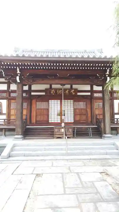 妙隆寺の本殿・本堂