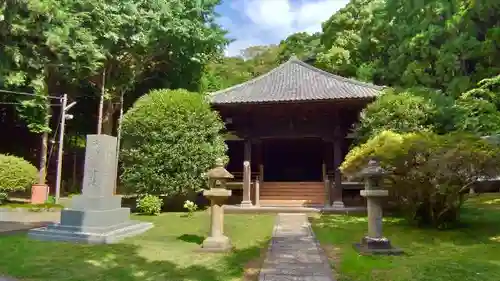 実相寺の本殿