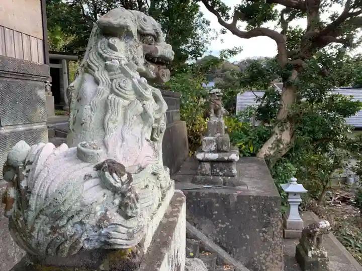 吉浜神社の狛犬