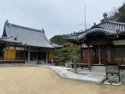 榮福寺の{uncategorized: "未分類", other: "その他", undefined: "問題あり", building: "その他建物", grave: "お墓", sacred_gate: "鳥居", guardian: "狛犬", statue: "像", buddha: "仏像", history: "歴史", nature: "自然", garden: "庭園", animal: "動物", pagoda: "塔", temizu: "手水舎", mountain_gate: "山門・神門", sanctuary: "本殿・本堂", subordinate: "末社・摂社", art: "芸術", scenery: "景色", jizo: "地蔵", ema: "絵馬", goshuin: "御朱印", omikuji: "おみくじ", items: "授与品その他", amulet: "お守り", goshuincho: "御朱印帳", eats: "食事", festival: "お祭り", votive_dance: "神楽", shichigosan: "七五三参", wedding: "結婚式", experience: "体験その他", initially: "初詣", around: "周辺", anti_infection: "感染症対策"}