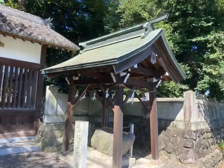 綾延神社の手水舎
