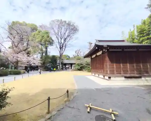 阿佐ヶ谷神明宮の{uncategorized: "未分類", other: "その他", undefined: "問題あり", building: "その他建物", grave: "お墓", sacred_gate: "鳥居", guardian: "狛犬", statue: "像", buddha: "仏像", history: "歴史", nature: "自然", garden: "庭園", animal: "動物", pagoda: "塔", temizu: "手水舎", mountain_gate: "山門・神門", sanctuary: "本殿・本堂", subordinate: "末社・摂社", art: "芸術", scenery: "景色", jizo: "地蔵", ema: "絵馬", goshuin: "御朱印", omikuji: "おみくじ", items: "授与品その他", amulet: "お守り", goshuincho: "御朱印帳", eats: "食事", festival: "お祭り", votive_dance: "神楽", shichigosan: "七五三参", wedding: "結婚式", experience: "体験その他", initially: "初詣", around: "周辺", anti_infection: "感染症対策"}