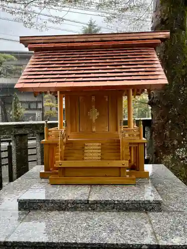 淺間神社（忍野八海）の末社・摂社
