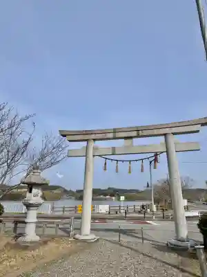 高瀧神社の{uncategorized: "未分類", other: "その他", undefined: "問題あり", building: "その他建物", grave: "お墓", sacred_gate: "鳥居", guardian: "狛犬", statue: "像", buddha: "仏像", history: "歴史", nature: "自然", garden: "庭園", animal: "動物", pagoda: "塔", temizu: "手水舎", mountain_gate: "山門・神門", sanctuary: "本殿・本堂", subordinate: "末社・摂社", art: "芸術", scenery: "景色", jizo: "地蔵", ema: "絵馬", goshuin: "御朱印", omikuji: "おみくじ", items: "授与品その他", amulet: "お守り", goshuincho: "御朱印帳", eats: "食事", festival: "お祭り", votive_dance: "神楽", shichigosan: "七五三参", wedding: "結婚式", experience: "体験その他", initially: "初詣", around: "周辺", anti_infection: "感染症対策"}