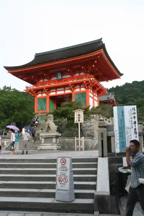 清水寺の山門・神門