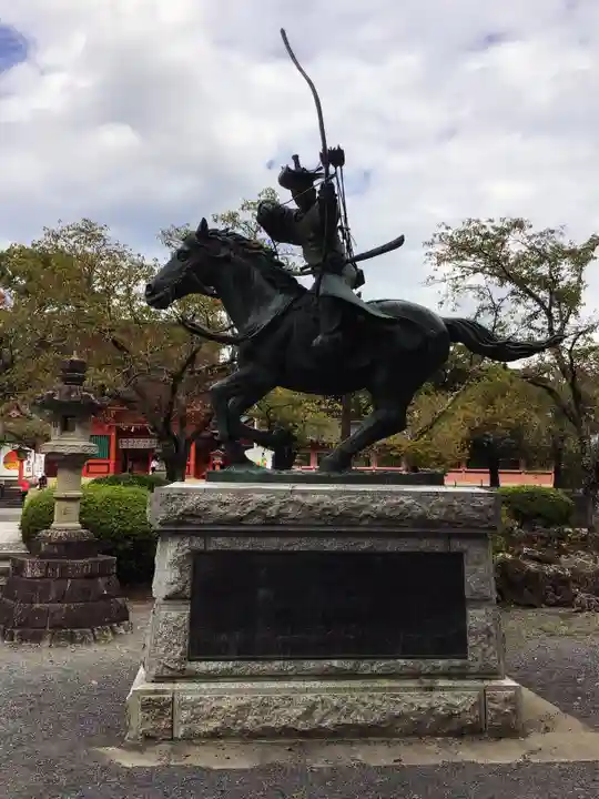 富士山本宮浅間大社の像