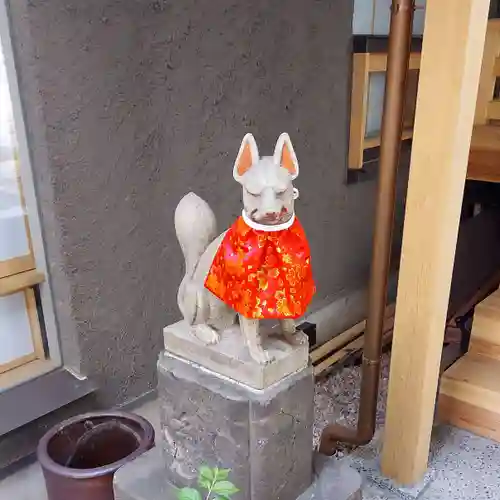 五十稲荷神社(栄寿稲荷神社)の狛犬