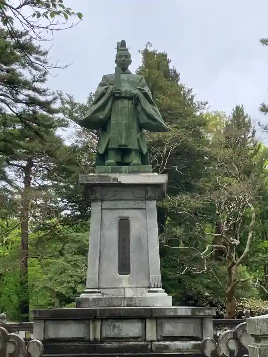 八幡秋田神社の{uncategorized: "未分類", other: "その他", undefined: "問題あり", building: "その他建物", grave: "お墓", sacred_gate: "鳥居", guardian: "狛犬", statue: "像", buddha: "仏像", history: "歴史", nature: "自然", garden: "庭園", animal: "動物", pagoda: "塔", temizu: "手水舎", mountain_gate: "山門・神門", sanctuary: "本殿・本堂", subordinate: "末社・摂社", art: "芸術", scenery: "景色", jizo: "地蔵", ema: "絵馬", goshuin: "御朱印", omikuji: "おみくじ", items: "授与品その他", amulet: "お守り", goshuincho: "御朱印帳", eats: "食事", festival: "お祭り", votive_dance: "神楽", shichigosan: "七五三参", wedding: "結婚式", experience: "体験その他", initially: "初詣", around: "周辺", anti_infection: "感染症対策"}