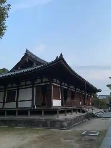 薬師寺の本殿・本堂