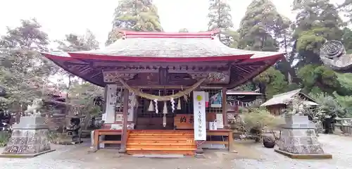 男成神社の本殿