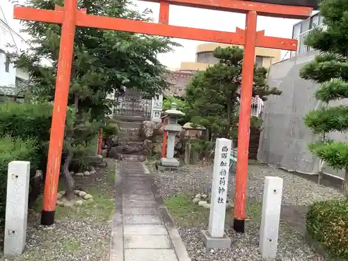 西那加稲荷神社の鳥居