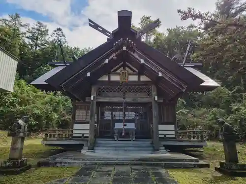 忠類神社の本殿・本堂
