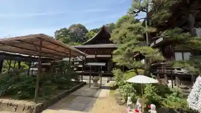 岡寺（龍蓋寺）の{uncategorized: "未分類", other: "その他", undefined: "問題あり", building: "その他建物", grave: "お墓", sacred_gate: "鳥居", guardian: "狛犬", statue: "像", buddha: "仏像", history: "歴史", nature: "自然", garden: "庭園", animal: "動物", pagoda: "塔", temizu: "手水舎", mountain_gate: "山門・神門", sanctuary: "本殿・本堂", subordinate: "末社・摂社", art: "芸術", scenery: "景色", jizo: "地蔵", ema: "絵馬", goshuin: "御朱印", omikuji: "おみくじ", items: "授与品その他", amulet: "お守り", goshuincho: "御朱印帳", eats: "食事", festival: "お祭り", votive_dance: "神楽", shichigosan: "七五三参", wedding: "結婚式", experience: "体験その他", initially: "初詣", around: "周辺", anti_infection: "感染症対策"}