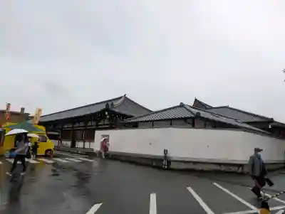 蓮華王院（三十三間堂）の{uncategorized: "未分類", other: "その他", undefined: "問題あり", building: "その他建物", grave: "お墓", sacred_gate: "鳥居", guardian: "狛犬", statue: "像", buddha: "仏像", history: "歴史", nature: "自然", garden: "庭園", animal: "動物", pagoda: "塔", temizu: "手水舎", mountain_gate: "山門・神門", sanctuary: "本殿・本堂", subordinate: "末社・摂社", art: "芸術", scenery: "景色", jizo: "地蔵", ema: "絵馬", goshuin: "御朱印", omikuji: "おみくじ", items: "授与品その他", amulet: "お守り", goshuincho: "御朱印帳", eats: "食事", festival: "お祭り", votive_dance: "神楽", shichigosan: "七五三参", wedding: "結婚式", experience: "体験その他", initially: "初詣", around: "周辺", anti_infection: "感染症対策"}