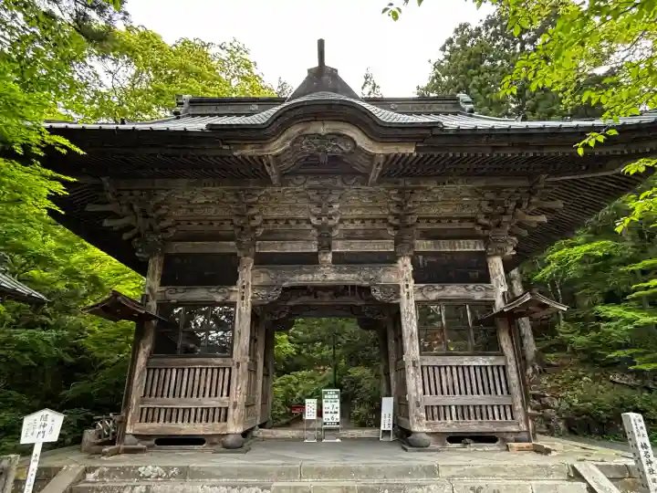 榛名神社の{uncategorized: "未分類", other: "その他", undefined: "問題あり", building: "その他建物", grave: "お墓", sacred_gate: "鳥居", guardian: "狛犬", statue: "像", buddha: "仏像", history: "歴史", nature: "自然", garden: "庭園", animal: "動物", pagoda: "塔", temizu: "手水舎", mountain_gate: "山門・神門", sanctuary: "本殿・本堂", subordinate: "末社・摂社", art: "芸術", scenery: "景色", jizo: "地蔵", ema: "絵馬", goshuin: "御朱印", omikuji: "おみくじ", items: "授与品その他", amulet: "お守り", goshuincho: "御朱印帳", eats: "食事", festival: "お祭り", votive_dance: "神楽", shichigosan: "七五三参", wedding: "結婚式", experience: "体験その他", initially: "初詣", around: "周辺", anti_infection: "感染症対策"}
