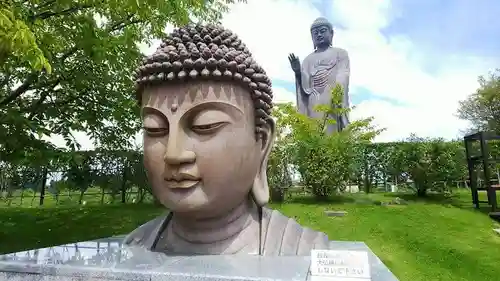 東本願寺本廟 牛久浄苑（牛久大仏）の仏像