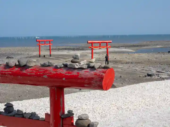 大魚神社の{uncategorized: "未分類", other: "その他", undefined: "問題あり", building: "その他建物", grave: "お墓", sacred_gate: "鳥居", guardian: "狛犬", statue: "像", buddha: "仏像", history: "歴史", nature: "自然", garden: "庭園", animal: "動物", pagoda: "塔", temizu: "手水舎", mountain_gate: "山門・神門", sanctuary: "本殿・本堂", subordinate: "末社・摂社", art: "芸術", scenery: "景色", jizo: "地蔵", ema: "絵馬", goshuin: "御朱印", omikuji: "おみくじ", items: "授与品その他", amulet: "お守り", goshuincho: "御朱印帳", eats: "食事", festival: "お祭り", votive_dance: "神楽", shichigosan: "七五三参", wedding: "結婚式", experience: "体験その他", initially: "初詣", around: "周辺", anti_infection: "感染症対策"}