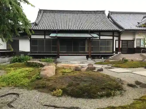 洲崎寺の庭園