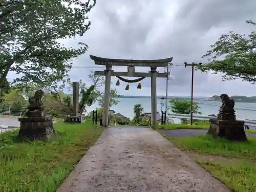 先崎神社の{uncategorized: "未分類", other: "その他", undefined: "問題あり", building: "その他建物", grave: "お墓", sacred_gate: "鳥居", guardian: "狛犬", statue: "像", buddha: "仏像", history: "歴史", nature: "自然", garden: "庭園", animal: "動物", pagoda: "塔", temizu: "手水舎", mountain_gate: "山門・神門", sanctuary: "本殿・本堂", subordinate: "末社・摂社", art: "芸術", scenery: "景色", jizo: "地蔵", ema: "絵馬", goshuin: "御朱印", omikuji: "おみくじ", items: "授与品その他", amulet: "お守り", goshuincho: "御朱印帳", eats: "食事", festival: "お祭り", votive_dance: "神楽", shichigosan: "七五三参", wedding: "結婚式", experience: "体験その他", initially: "初詣", around: "周辺", anti_infection: "感染症対策"}