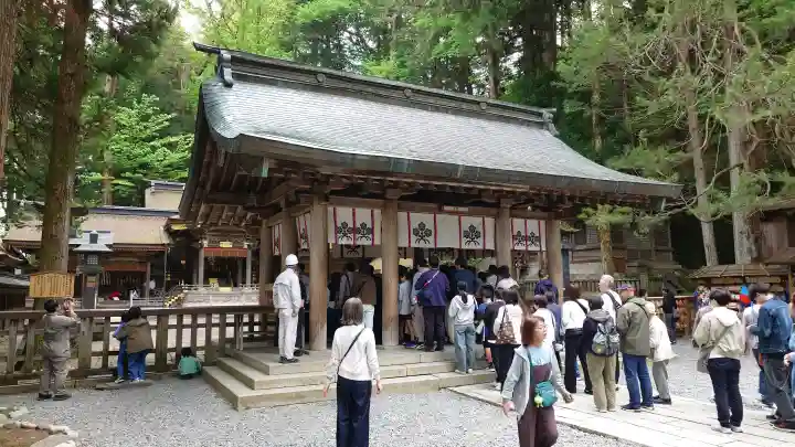 諏訪大社の{uncategorized: "未分類", other: "その他", undefined: "問題あり", building: "その他建物", grave: "お墓", sacred_gate: "鳥居", guardian: "狛犬", statue: "像", buddha: "仏像", history: "歴史", nature: "自然", garden: "庭園", animal: "動物", pagoda: "塔", temizu: "手水舎", mountain_gate: "山門・神門", sanctuary: "本殿・本堂", subordinate: "末社・摂社", art: "芸術", scenery: "景色", jizo: "地蔵", ema: "絵馬", goshuin: "御朱印", omikuji: "おみくじ", items: "授与品その他", amulet: "お守り", goshuincho: "御朱印帳", eats: "食事", festival: "お祭り", votive_dance: "神楽", shichigosan: "七五三参", wedding: "結婚式", experience: "体験その他", initially: "初詣", around: "周辺", anti_infection: "感染症対策"}