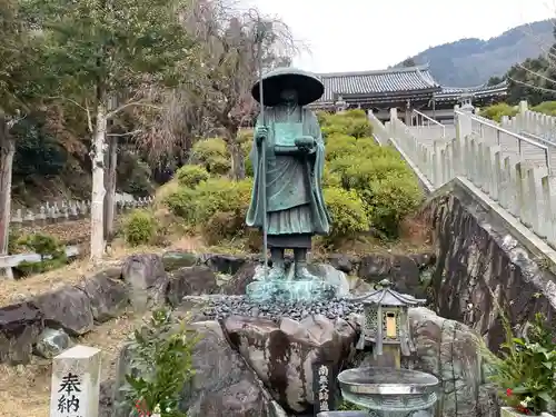 笠原寺の像