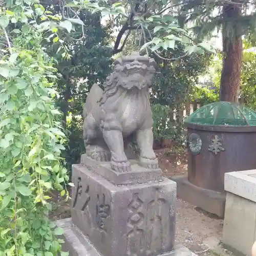 筑土八幡神社の狛犬