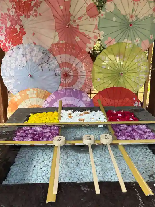 土津神社|こどもと出世の神さまの{uncategorized: "未分類", other: "その他", undefined: "問題あり", building: "その他建物", grave: "お墓", sacred_gate: "鳥居", guardian: "狛犬", statue: "像", buddha: "仏像", history: "歴史", nature: "自然", garden: "庭園", animal: "動物", pagoda: "塔", temizu: "手水舎", mountain_gate: "山門・神門", sanctuary: "本殿・本堂", subordinate: "末社・摂社", art: "芸術", scenery: "景色", jizo: "地蔵", ema: "絵馬", goshuin: "御朱印", omikuji: "おみくじ", items: "授与品その他", amulet: "お守り", goshuincho: "御朱印帳", eats: "食事", festival: "お祭り", votive_dance: "神楽", shichigosan: "七五三参", wedding: "結婚式", experience: "体験その他", initially: "初詣", around: "周辺", anti_infection: "感染症対策"}