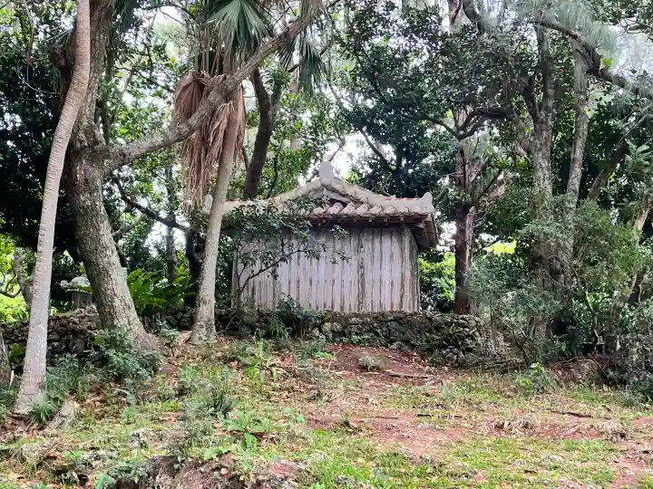 川平観音堂の{uncategorized: "未分類", other: "その他", undefined: "問題あり", building: "その他建物", grave: "お墓", sacred_gate: "鳥居", guardian: "狛犬", statue: "像", buddha: "仏像", history: "歴史", nature: "自然", garden: "庭園", animal: "動物", pagoda: "塔", temizu: "手水舎", mountain_gate: "山門・神門", sanctuary: "本殿・本堂", subordinate: "末社・摂社", art: "芸術", scenery: "景色", jizo: "地蔵", ema: "絵馬", goshuin: "御朱印", omikuji: "おみくじ", items: "授与品その他", amulet: "お守り", goshuincho: "御朱印帳", eats: "食事", festival: "お祭り", votive_dance: "神楽", shichigosan: "七五三参", wedding: "結婚式", experience: "体験その他", initially: "初詣", around: "周辺", anti_infection: "感染症対策"}