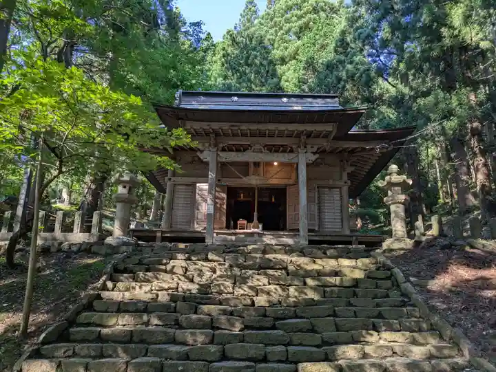 鳥越八幡神社(山形県)