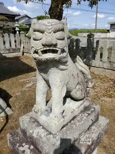 神明神社の狛犬