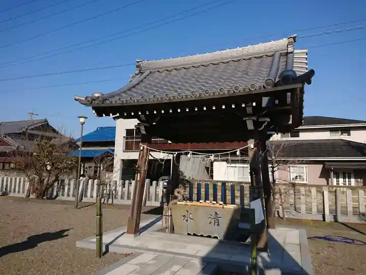 神明神社の手水舎