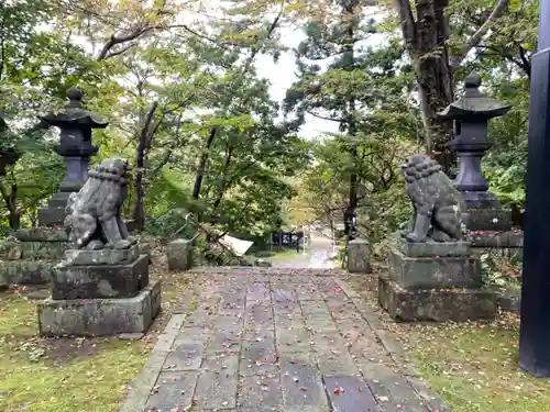 古四王神社の狛犬