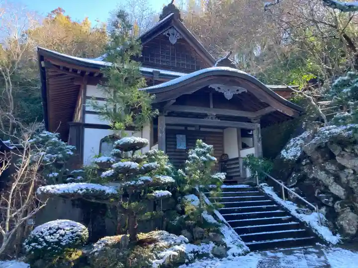 薬王寺の{uncategorized: "未分類", other: "その他", undefined: "問題あり", building: "その他建物", grave: "お墓", sacred_gate: "鳥居", guardian: "狛犬", statue: "像", buddha: "仏像", history: "歴史", nature: "自然", garden: "庭園", animal: "動物", pagoda: "塔", temizu: "手水舎", mountain_gate: "山門・神門", sanctuary: "本殿・本堂", subordinate: "末社・摂社", art: "芸術", scenery: "景色", jizo: "地蔵", ema: "絵馬", goshuin: "御朱印", omikuji: "おみくじ", items: "授与品その他", amulet: "お守り", goshuincho: "御朱印帳", eats: "食事", festival: "お祭り", votive_dance: "神楽", shichigosan: "七五三参", wedding: "結婚式", experience: "体験その他", initially: "初詣", around: "周辺", anti_infection: "感染症対策"}