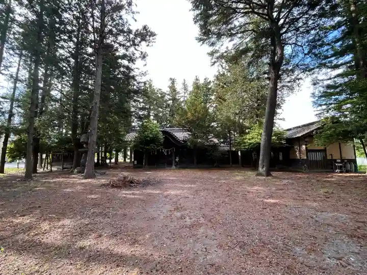 氷室五社神社の{uncategorized: "未分類", other: "その他", undefined: "問題あり", building: "その他建物", grave: "お墓", sacred_gate: "鳥居", guardian: "狛犬", statue: "像", buddha: "仏像", history: "歴史", nature: "自然", garden: "庭園", animal: "動物", pagoda: "塔", temizu: "手水舎", mountain_gate: "山門・神門", sanctuary: "本殿・本堂", subordinate: "末社・摂社", art: "芸術", scenery: "景色", jizo: "地蔵", ema: "絵馬", goshuin: "御朱印", omikuji: "おみくじ", items: "授与品その他", amulet: "お守り", goshuincho: "御朱印帳", eats: "食事", festival: "お祭り", votive_dance: "神楽", shichigosan: "七五三参", wedding: "結婚式", experience: "体験その他", initially: "初詣", around: "周辺", anti_infection: "感染症対策"}