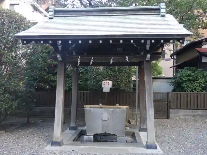 羽衣町厳島神社(関内厳島神社・横浜弁天)の手水舎