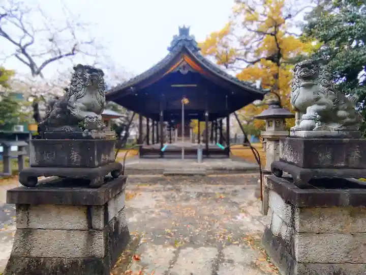 神明社(馬引)の狛犬