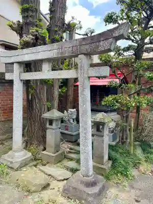 笠間稲荷神社の{uncategorized: "未分類", other: "その他", undefined: "問題あり", building: "その他建物", grave: "お墓", sacred_gate: "鳥居", guardian: "狛犬", statue: "像", buddha: "仏像", history: "歴史", nature: "自然", garden: "庭園", animal: "動物", pagoda: "塔", temizu: "手水舎", mountain_gate: "山門・神門", sanctuary: "本殿・本堂", subordinate: "末社・摂社", art: "芸術", scenery: "景色", jizo: "地蔵", ema: "絵馬", goshuin: "御朱印", omikuji: "おみくじ", items: "授与品その他", amulet: "お守り", goshuincho: "御朱印帳", eats: "食事", festival: "お祭り", votive_dance: "神楽", shichigosan: "七五三参", wedding: "結婚式", experience: "体験その他", initially: "初詣", around: "周辺", anti_infection: "感染症対策"}