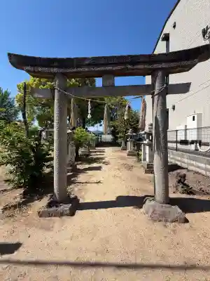 十三軒屋荒神社の{uncategorized: "未分類", other: "その他", undefined: "問題あり", building: "その他建物", grave: "お墓", sacred_gate: "鳥居", guardian: "狛犬", statue: "像", buddha: "仏像", history: "歴史", nature: "自然", garden: "庭園", animal: "動物", pagoda: "塔", temizu: "手水舎", mountain_gate: "山門・神門", sanctuary: "本殿・本堂", subordinate: "末社・摂社", art: "芸術", scenery: "景色", jizo: "地蔵", ema: "絵馬", goshuin: "御朱印", omikuji: "おみくじ", items: "授与品その他", amulet: "お守り", goshuincho: "御朱印帳", eats: "食事", festival: "お祭り", votive_dance: "神楽", shichigosan: "七五三参", wedding: "結婚式", experience: "体験その他", initially: "初詣", around: "周辺", anti_infection: "感染症対策"}