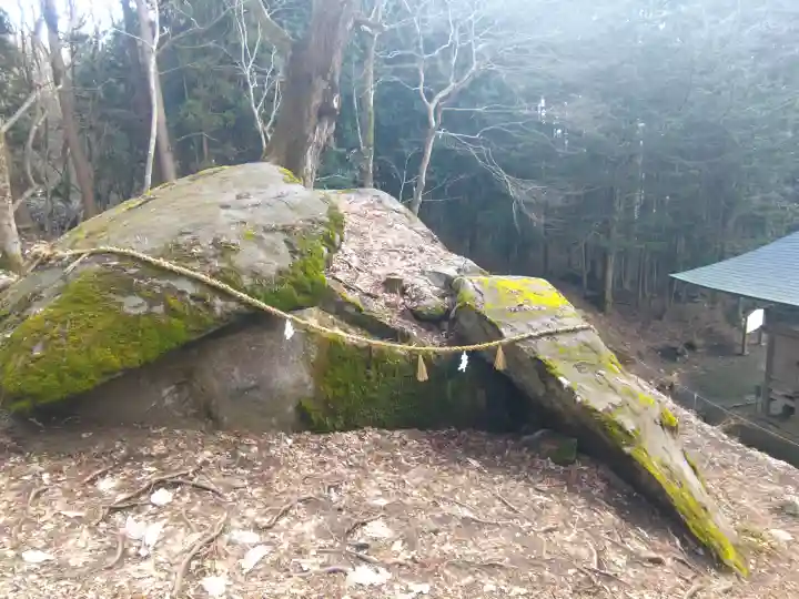 丹内山神社の{uncategorized: "未分類", other: "その他", undefined: "問題あり", building: "その他建物", grave: "お墓", sacred_gate: "鳥居", guardian: "狛犬", statue: "像", buddha: "仏像", history: "歴史", nature: "自然", garden: "庭園", animal: "動物", pagoda: "塔", temizu: "手水舎", mountain_gate: "山門・神門", sanctuary: "本殿・本堂", subordinate: "末社・摂社", art: "芸術", scenery: "景色", jizo: "地蔵", ema: "絵馬", goshuin: "御朱印", omikuji: "おみくじ", items: "授与品その他", amulet: "お守り", goshuincho: "御朱印帳", eats: "食事", festival: "お祭り", votive_dance: "神楽", shichigosan: "七五三参", wedding: "結婚式", experience: "体験その他", initially: "初詣", around: "周辺", anti_infection: "感染症対策"}