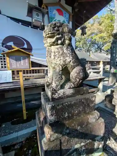 闘鶏神社の{uncategorized: "未分類", other: "その他", undefined: "問題あり", building: "その他建物", grave: "お墓", sacred_gate: "鳥居", guardian: "狛犬", statue: "像", buddha: "仏像", history: "歴史", nature: "自然", garden: "庭園", animal: "動物", pagoda: "塔", temizu: "手水舎", mountain_gate: "山門・神門", sanctuary: "本殿・本堂", subordinate: "末社・摂社", art: "芸術", scenery: "景色", jizo: "地蔵", ema: "絵馬", goshuin: "御朱印", omikuji: "おみくじ", items: "授与品その他", amulet: "お守り", goshuincho: "御朱印帳", eats: "食事", festival: "お祭り", votive_dance: "神楽", shichigosan: "七五三参", wedding: "結婚式", experience: "体験その他", initially: "初詣", around: "周辺", anti_infection: "感染症対策"}