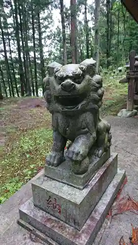 久須志神社の狛犬