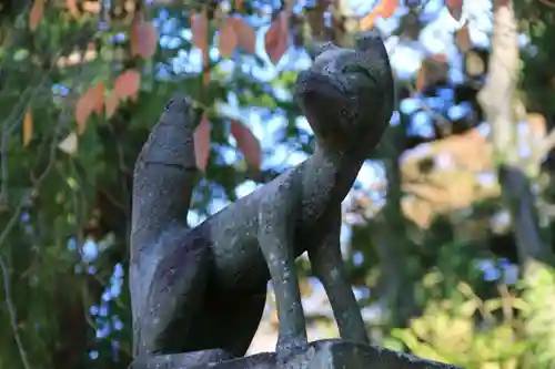 東館稲荷神社の狛犬