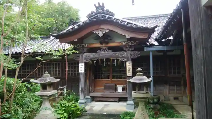 西養寺の本殿・本堂