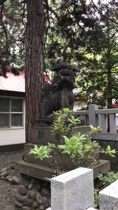 彌彦神社 (伊夜日子神社)の狛犬