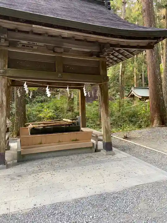 小國神社の手水舎