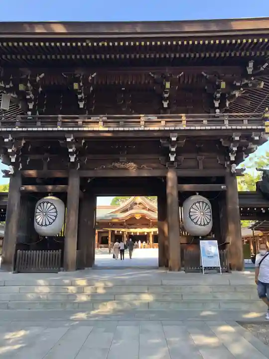 寒川神社の山門・神門