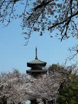 池上本門寺の{uncategorized: "未分類", other: "その他", undefined: "問題あり", building: "その他建物", grave: "お墓", sacred_gate: "鳥居", guardian: "狛犬", statue: "像", buddha: "仏像", history: "歴史", nature: "自然", garden: "庭園", animal: "動物", pagoda: "塔", temizu: "手水舎", mountain_gate: "山門・神門", sanctuary: "本殿・本堂", subordinate: "末社・摂社", art: "芸術", scenery: "景色", jizo: "地蔵", ema: "絵馬", goshuin: "御朱印", omikuji: "おみくじ", items: "授与品その他", amulet: "お守り", goshuincho: "御朱印帳", eats: "食事", festival: "お祭り", votive_dance: "神楽", shichigosan: "七五三参", wedding: "結婚式", experience: "体験その他", initially: "初詣", around: "周辺", anti_infection: "感染症対策"}